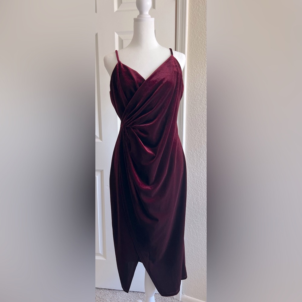 Missufe L, Women's Spaghetti Strap V Neck Ruched Slit Midi Velvet Wrap Dress.